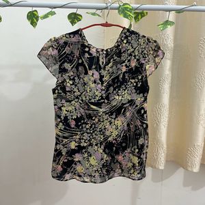 Floral top With Tie Detail