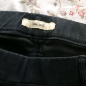 Women Black Rugged Jeans( Like New)