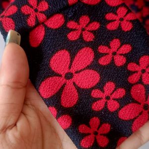 Navy Blue Top With Red Flowers 💙🏵️