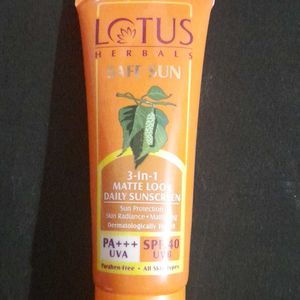 3 In 1 Matte Look Daily Sunscreen