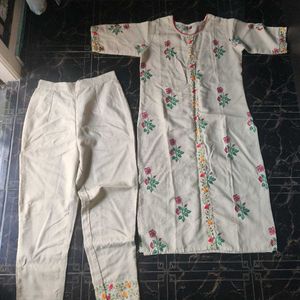 Myra Kurti Set