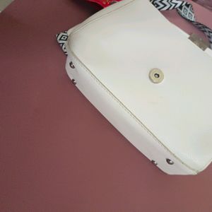 Beautiful White Hand Bag.