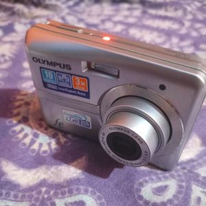 OLYMPUS FE-25 CAMERA