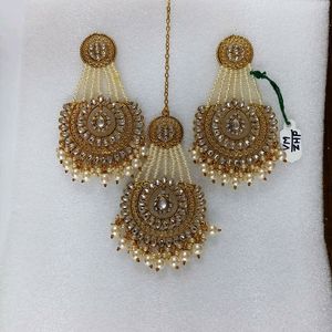 Jewellery Set (Earrings And Maang Tikka)