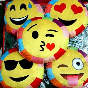 Cute Emoji Smiley Cushions Set Of 5 Pc