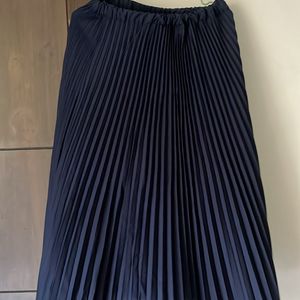 Pluss Pleated Skirt