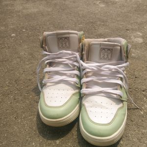 G0 20 Sneakers