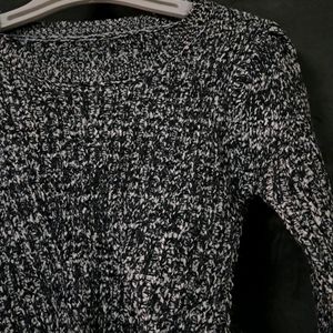 WOMEN SWEATER