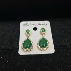 Earing Green