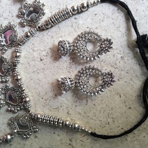 Priti Necklace And Eariings