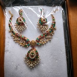 Neclace With Earrings