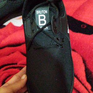 Bruton Branded Running Shoes