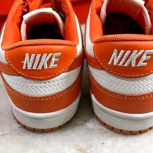 NIKE ORANGE DUNKS UK - 8.5 (43)