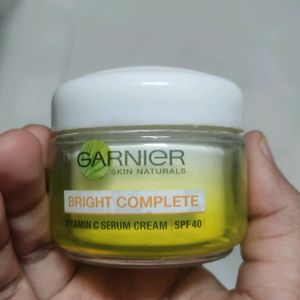 Free Delivry Garnier Face wash + Vitamin Bright