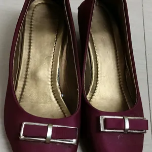 Maroon bellies Cum Heels 👠