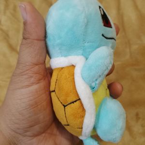 Pokemon squirtle plushie wid keyring