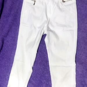 Skinny-fit Capri Pants