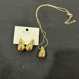 Tear Drop Statement Necklace And Earrings