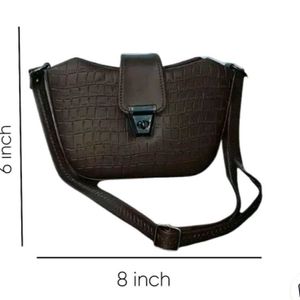 NEW stylish Trendy Slingbag Black