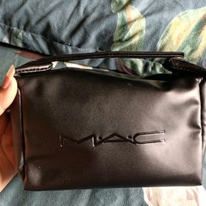 Mac Black Travel Pouch