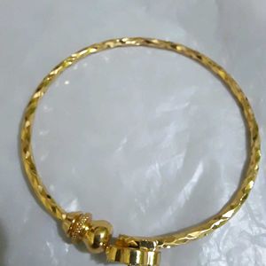 Gold Clover Bracelet