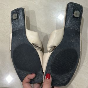 Used But Loved H&M Offwhite Sandal