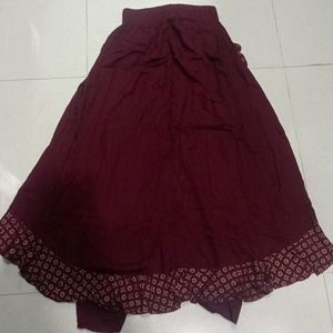 SKIRT RFL WITH GOLD BORDER PRINT PAINT