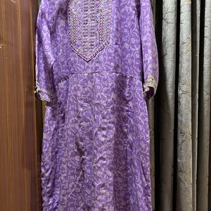 Beautiful Kurta Set With Silver Lace Design