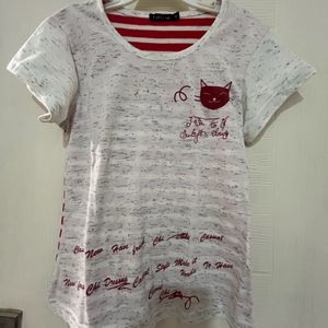 Beautiful Tshirt In Red N White Size 32