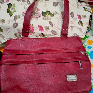 Maroon Handbag👜🌹