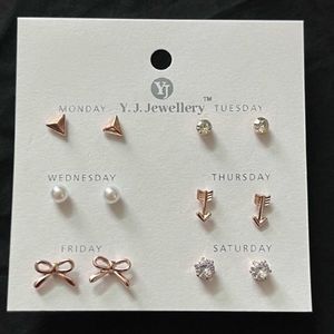 Mon - Sat Earrings