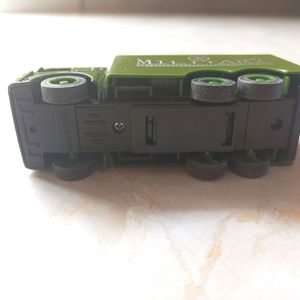 Small Pullback Green Military Van