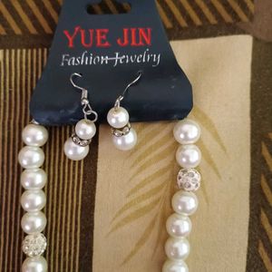 White Pearl Necklace