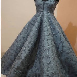 Beautifull Heavy Princess Gown