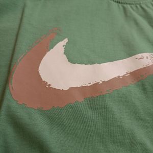 Nike Tshirt Green