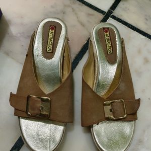 Sandal