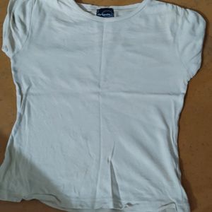 Close neck t Shirt