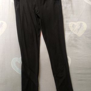 Black Colour Laggins Pant