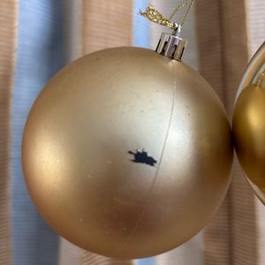 Golden Christmas Ball Hangings ✨🎄