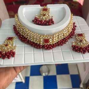 Marron Colour Article With Maang Tikka And Earing