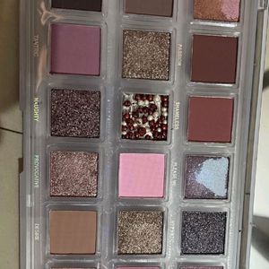 Huda Beauty Eyeshadow Palette