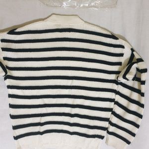 Women White &vBlack Stripped Pullover