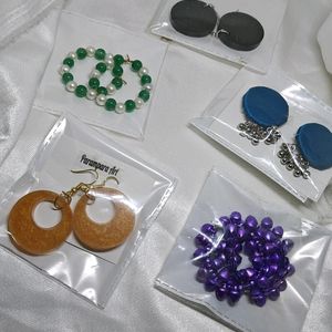 5 Earrings Different Colour