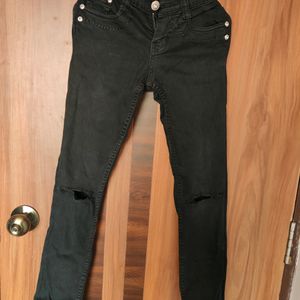 Black Slash Knee Skinny Jeans (Women)