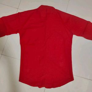 Trendy Red Short-Sleeved Shirt with Chest Pocket