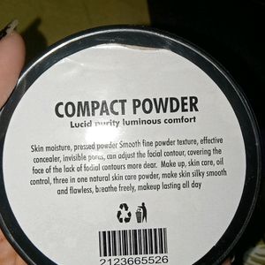 Huda Beauty Compact Powder