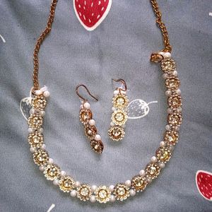 2 set of necklace  ( white & pink )