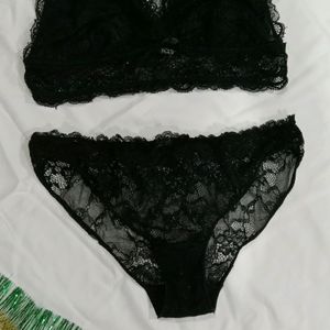 Net Les Bra Panty Set