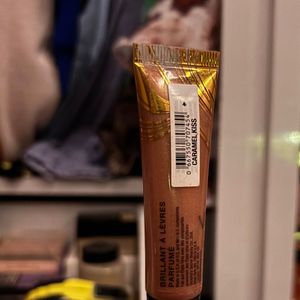 VICTORIA SECRET CARAMEL KISS LIP GLOSS