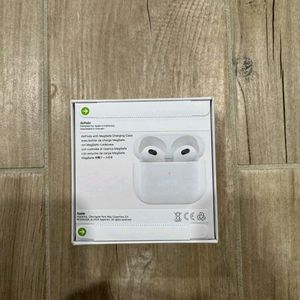 Airpod Pro 2nd Generation in white Colour